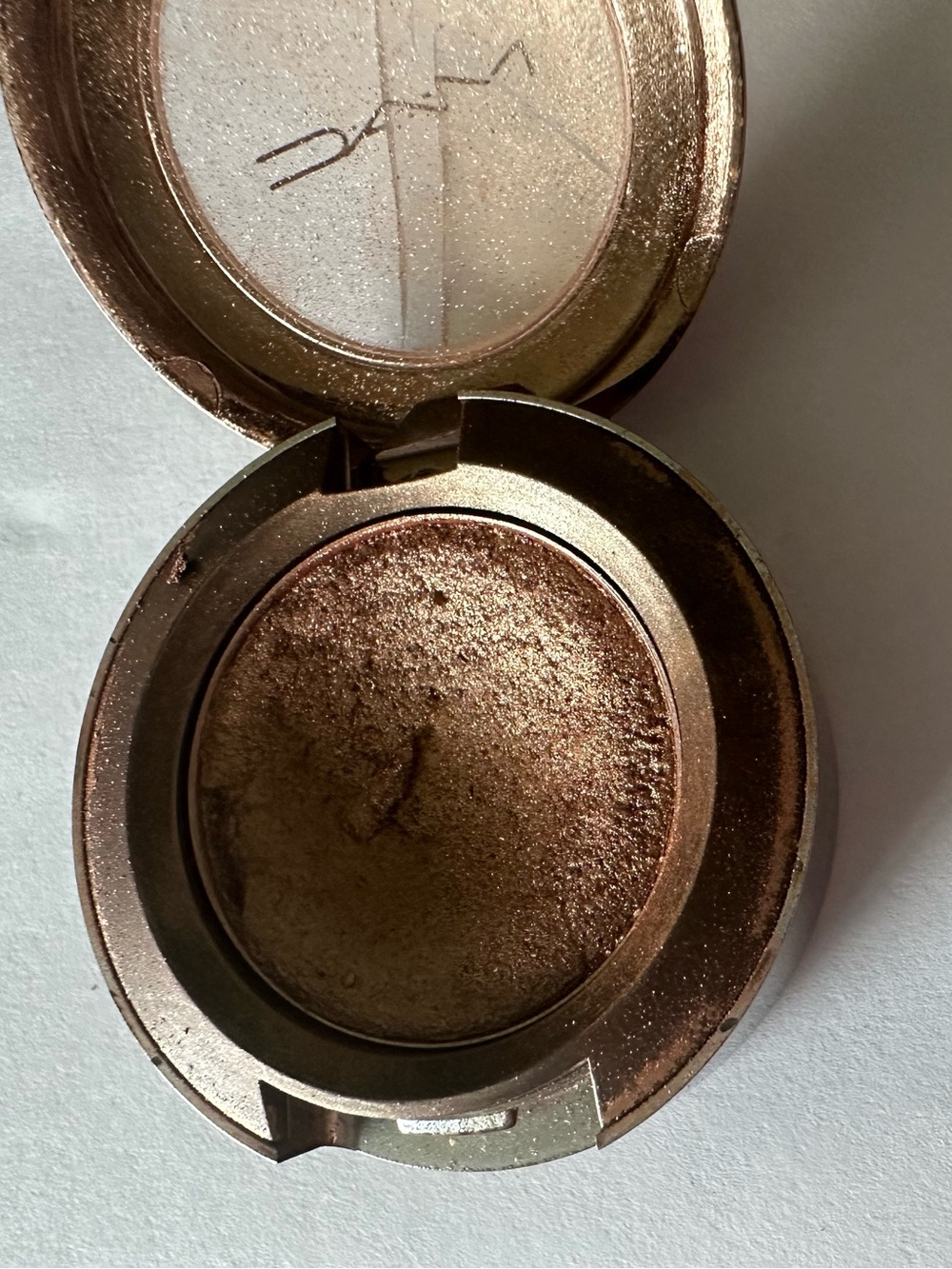MAC Cosmetics Metallic Bronze Eyeshadow